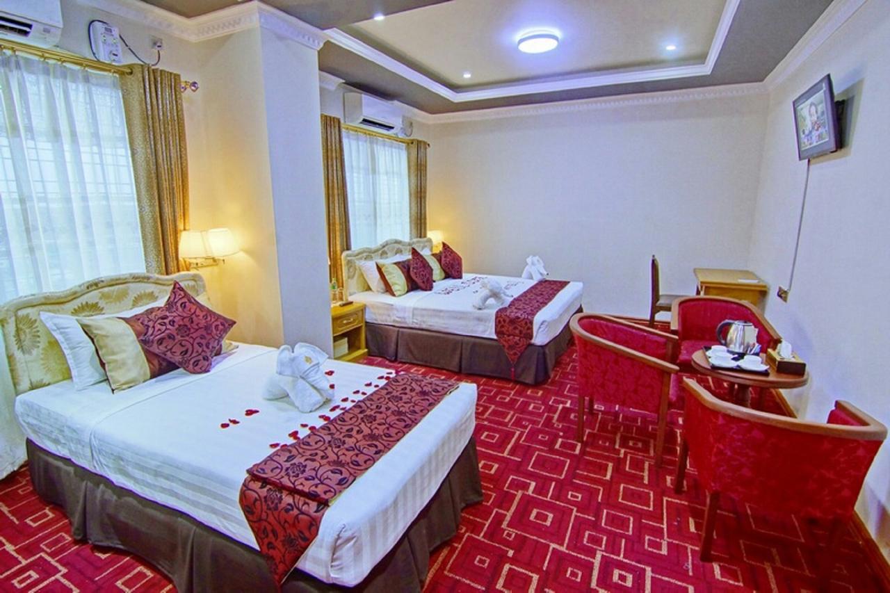 Myat Nan Yone Hotel Мандалай Екстер'єр фото