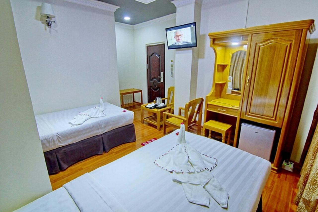 Myat Nan Yone Hotel Мандалай Екстер'єр фото